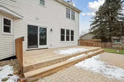 Exterior - 745 Tanbark Dr, Dimondale, MI 48821 photo 4 of 8