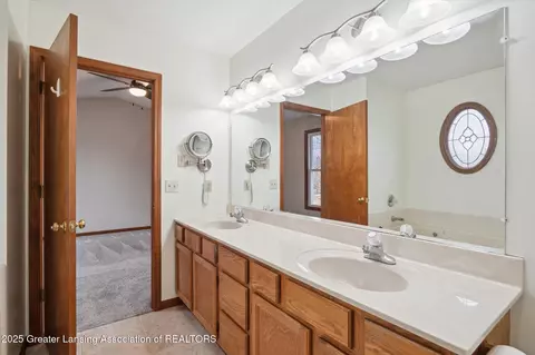 Bath - 745 Tanbark Dr, Dimondale, MI 48821 photo 4 of 4