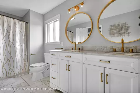 Bath - 11700 Rachel Ln, Dewitt, MI 48820 photo 4 of 5