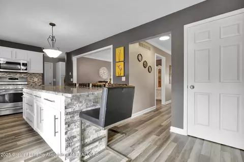 Entry Way - 11700 Rachel Ln, Dewitt, MI 48820 photo 1 of 2