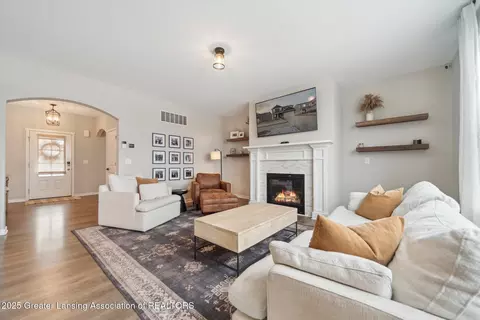 135 Barnsley Dr, Howell, MI 48843 photo 9