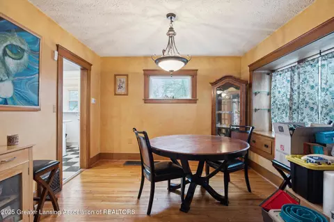 Dining - 2005 Forest Ave, Lansing, MI 48910 photo 1 of 3