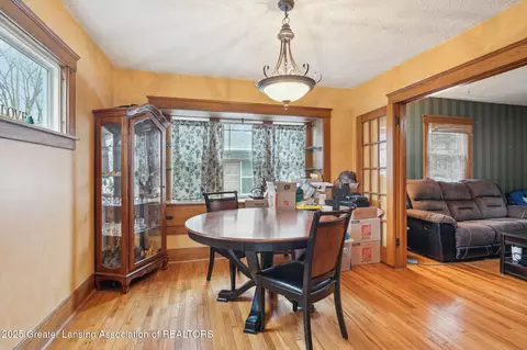 Dining - 2005 Forest Ave, Lansing, MI 48910 photo 2 of 3