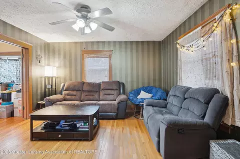 Living - 2005 Forest Ave, Lansing, MI 48910 photo 1 of 1