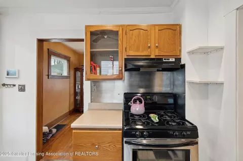 Kitchen - 2005 Forest Ave, Lansing, MI 48910 photo 3 of 5