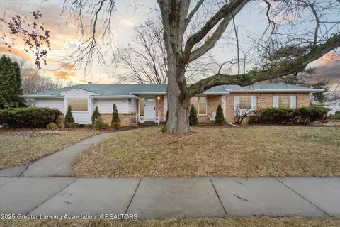 2807 Woodruff Ave, Lansing, MI 48912