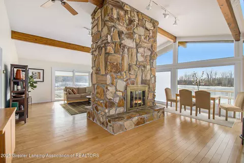 921 Riverview Dr, Alma, MI 48801 photo 8