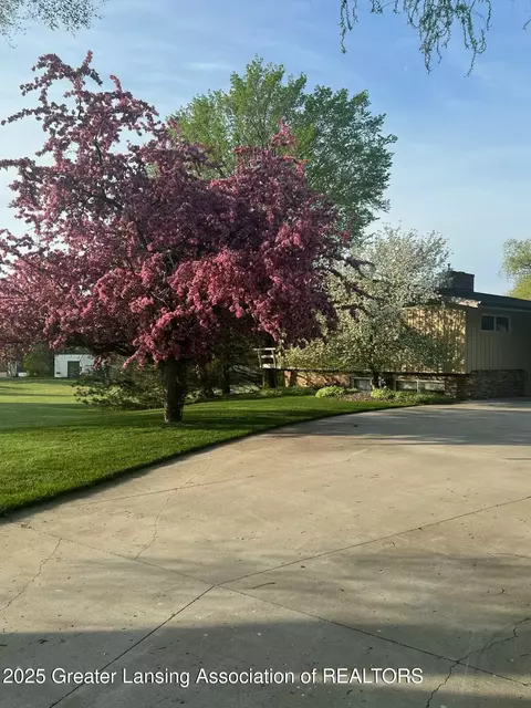 921 Riverview Dr, Alma, MI 48801 photo 6