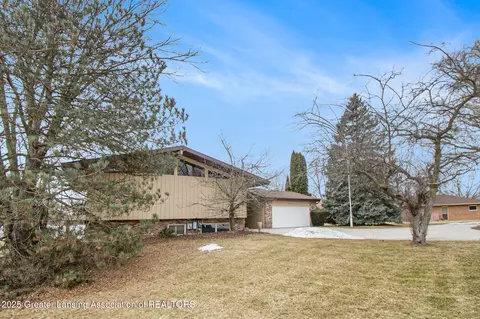921 Riverview Dr, Alma, MI 48801 photo 5