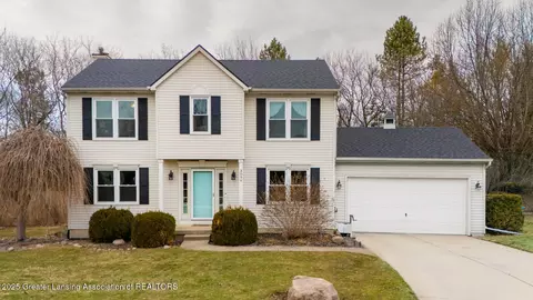 3099 Rosehill Dr, Lansing, MI 48911