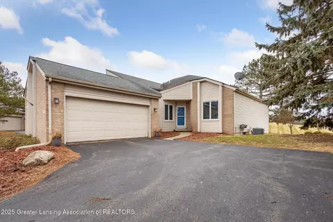 7107 Treasure Isle, Lansing, MI 48917