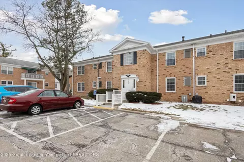 3333 Moores River Dr #409, Lansing, MI 48911
