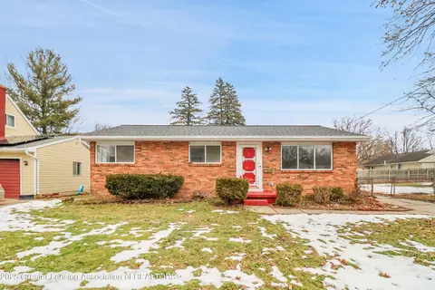 3217 Lawdor Rd, Lansing, MI 48911