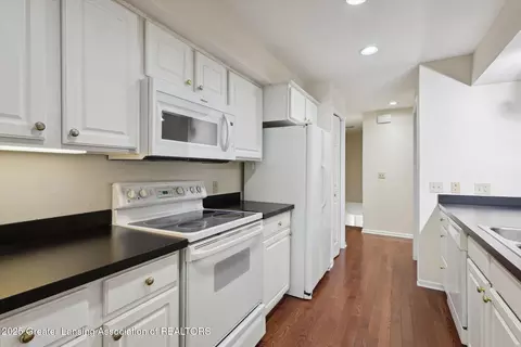 1359 Turner Rd, Lansing, MI 48906 photo 16