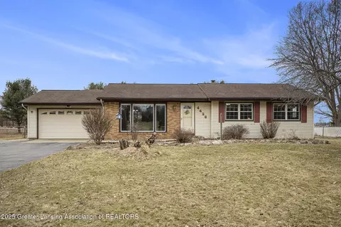 4426 Smithville Rd, Eaton Rapids, MI 48827