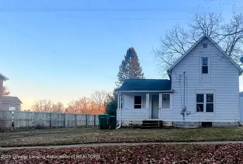 735 W Seminary St, Charlotte, MI 48813