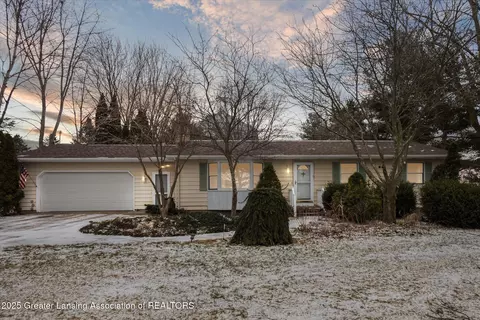 1141 Brookfield Rd, Charlotte, MI 48813