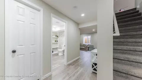Entry Way - 860 Meadows Dr, Jackson, MI 49203 photo 8 of 9