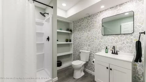 Bath - 860 Meadows Dr, Jackson, MI 49203 photo 3 of 3