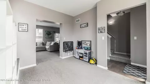 Entry Way - 860 Meadows Dr, Jackson, MI 49203 photo 2 of 9