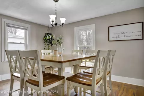 Dining - 533 W Maple St, Mason, MI 48854 photo 2 of 3