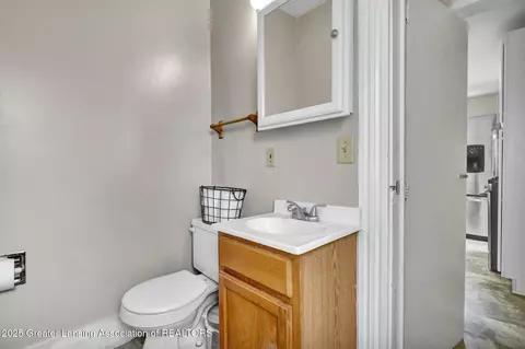 Bath - 533 W Maple St, Mason, MI 48854 photo 1 of 3