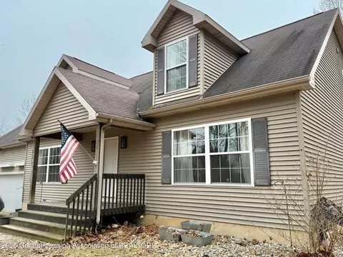 7458 Nolan Dr, Eaton Rapids, MI 48827