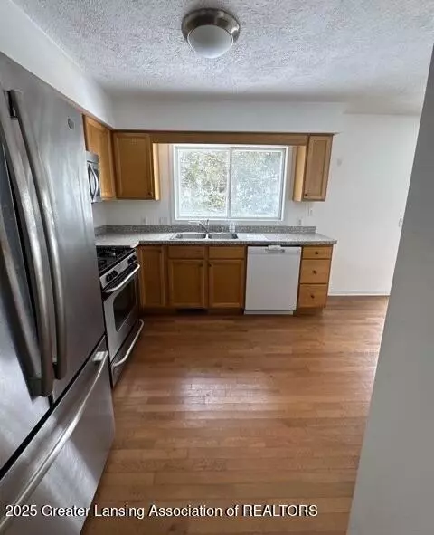 Kitchen - 12813 Houghton Dr, Dewitt, MI 48820 photo 2 of 2