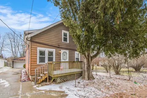 2915 Creston Ave, Lansing, MI 48906