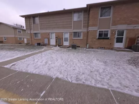 928 Trafalger Ln #39, East Lansing, MI 48823