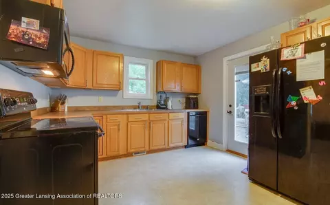 Kitchen - 824 Riverview Ave, Lansing, MI 48915 photo 1 of 1