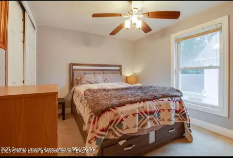 Bedroom - 824 Riverview Ave, Lansing, MI 48915 photo 4 of 4