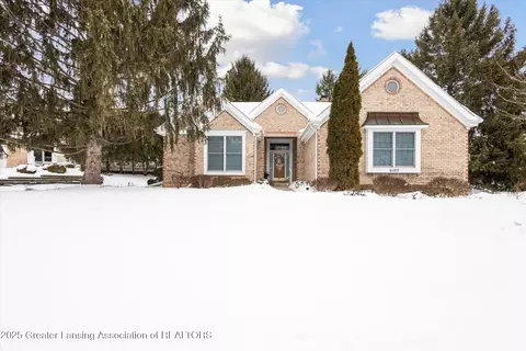 6100 W Longview Dr, East Lansing, MI 48823