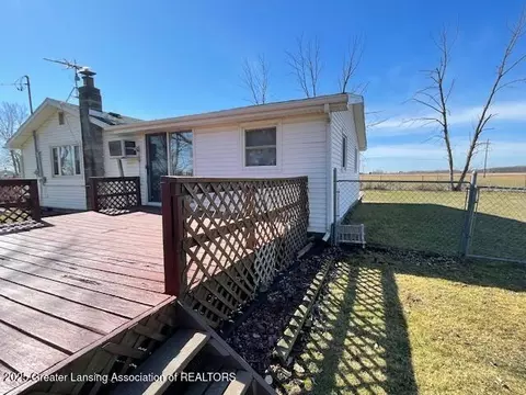 Exterior - 312 W Sectionline Rd, Ashley, MI 48806 photo 2 of 3