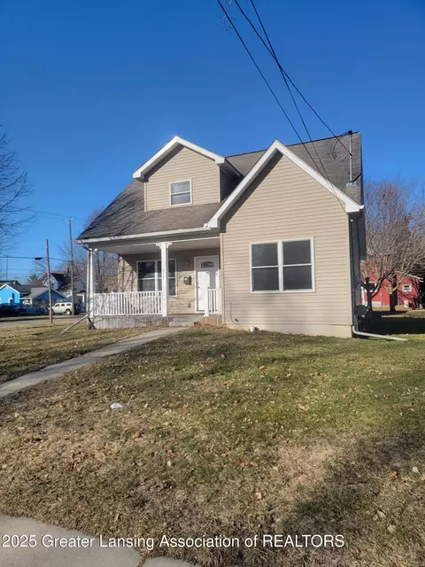203 N Sheldon St, Charlotte, MI 48813