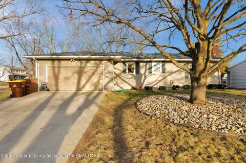 4721 Meaford St, Lansing, MI 48917