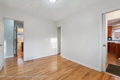 2202 Dillingham Ave, Lansing, MI 48906 photo 13