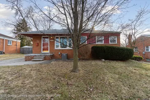 2202 Dillingham Ave, Lansing, MI 48906 photo 2