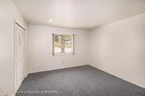 5935 E Parks Rd, Saint Johns, MI 48879 photo 10