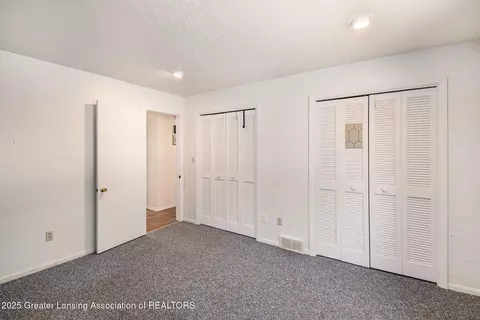 5935 E Parks Rd, Saint Johns, MI 48879 photo 11