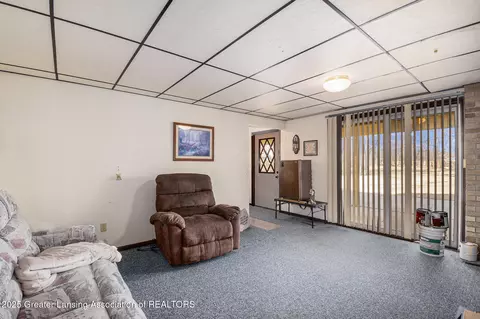 5935 E Parks Rd, Saint Johns, MI 48879 photo 17