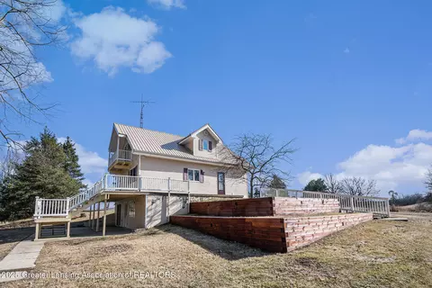 5935 E Parks Rd, Saint Johns, MI 48879 photo 2