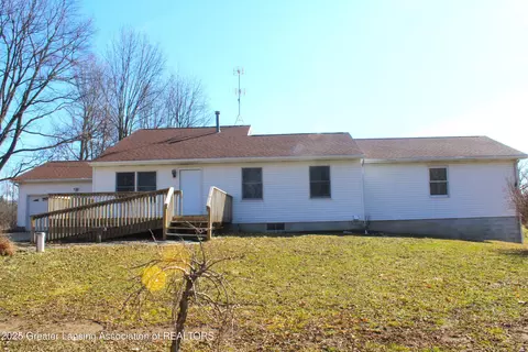 2882 Maureen Dr, Charlotte, MI 48813