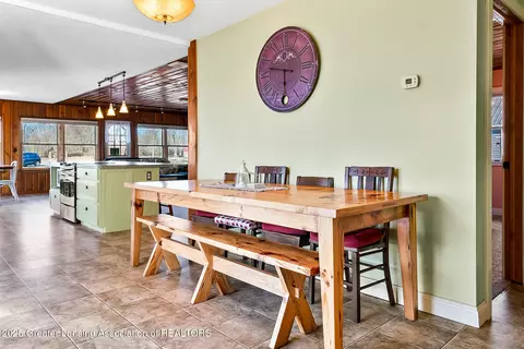 Dining - 422 N Shore Dr, Crystal, MI 48818 photo 4 of 5