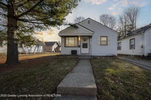 513 Lathrop St, Lansing, MI 48912