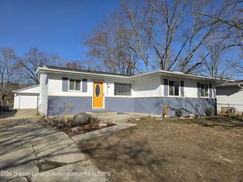3741 Fox Pointe S, Lansing, MI 48911