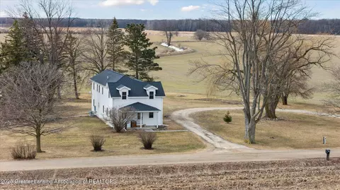 Exterior - 3796 E Roosevelt Rd, Ashley, MI 48806 photo 2 of 9