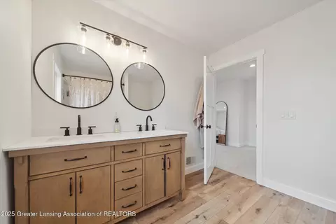 Bath - 3796 E Roosevelt Rd, Ashley, MI 48806 photo 1 of 5