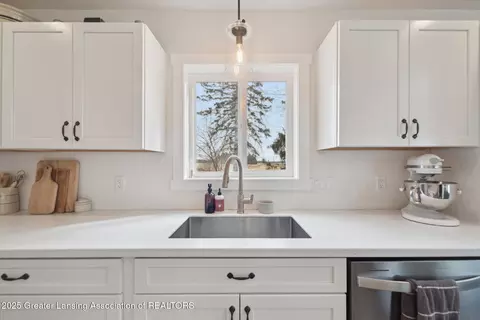 Kitchen - 3796 E Roosevelt Rd, Ashley, MI 48806 photo 4 of 5