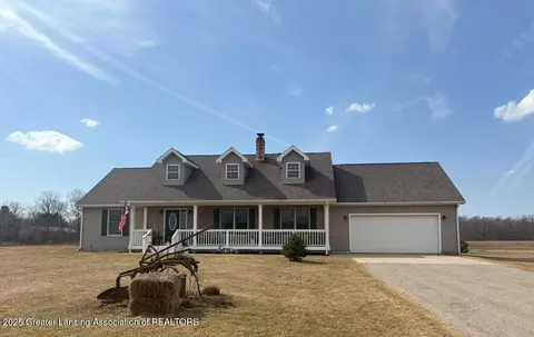 15200 S Hinman Rd, Eagle, MI 48822